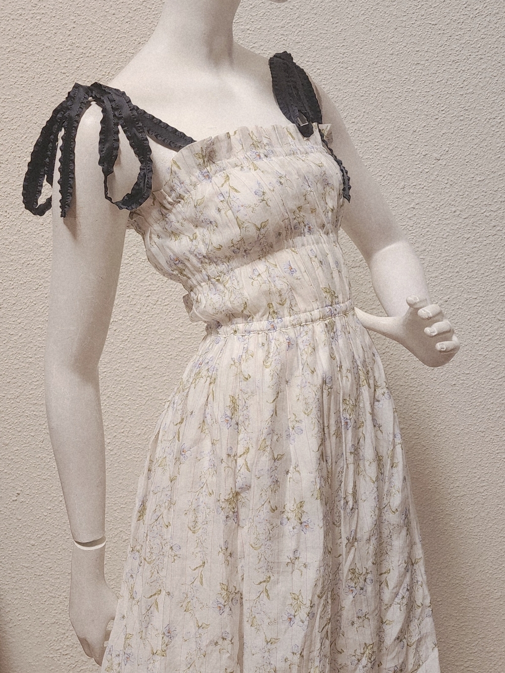Brock Collector For H&M White Floral Smocked Midi Dress with Black Shoulder Ties - Picture 3 of 6